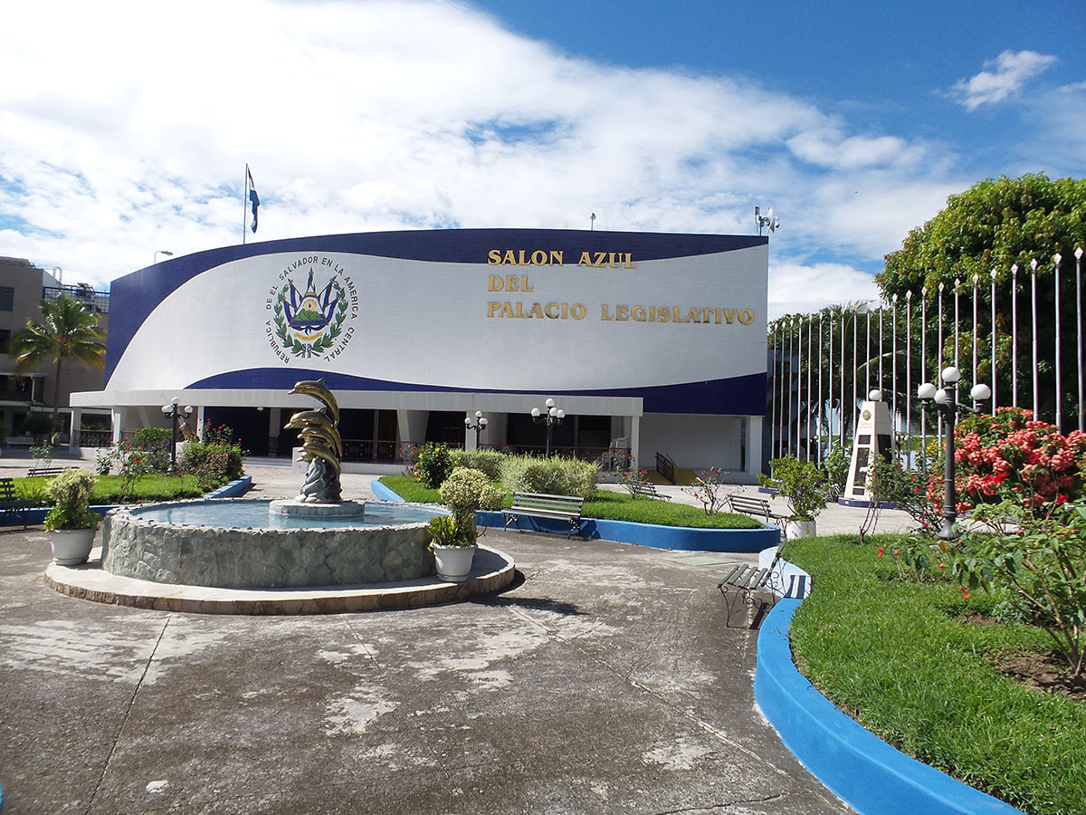Allanan instalaciones de la Asamblea Legislativa por caso de plazas fantasmas allanan-instalaciones-de-la-asamblea-legislativa-por-caso-de-plazas-fantasmas